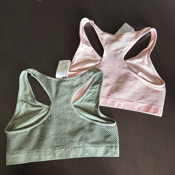 H&M Set/ 2 Bras, 16/18, Like New - Picture 2 of 5